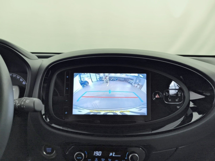 Toyota AYGO X MY23 1.0 VVT-i 72 S-CVT Air Collection