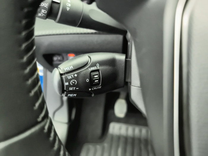 Peugeot 2008 PureTech 100 S&S BVM6 Allure