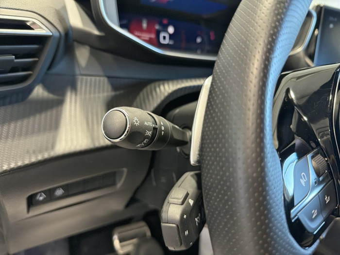 Peugeot 208 PureTech 130 S&S EAT8 GT Pack