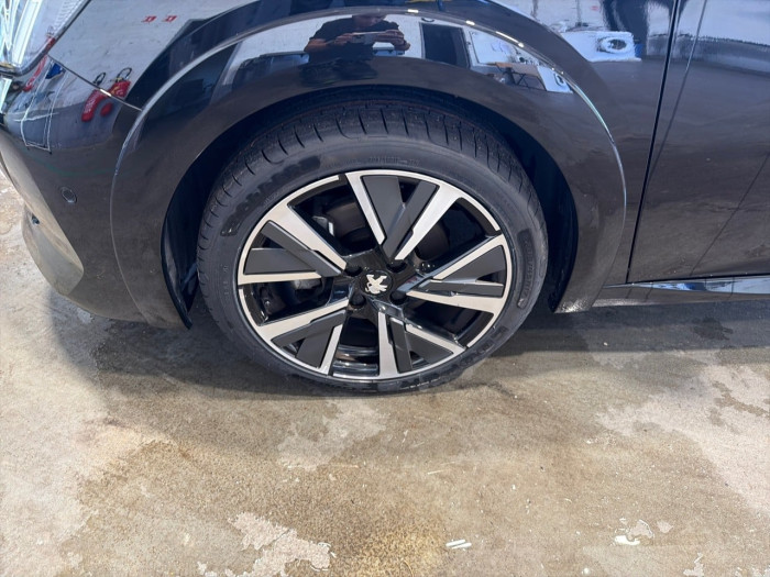 Peugeot 208 PureTech 130 S&S EAT8 GT Pack