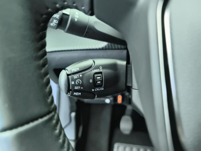Peugeot 208 PureTech 100 S&S BVM6 Allure