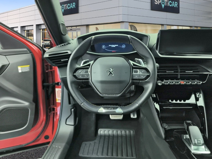 Peugeot 2008 PureTech 130 S&S EAT8 GT