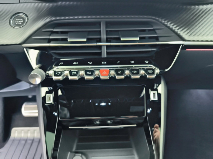 Peugeot 2008 PureTech 130 S&S EAT8 GT