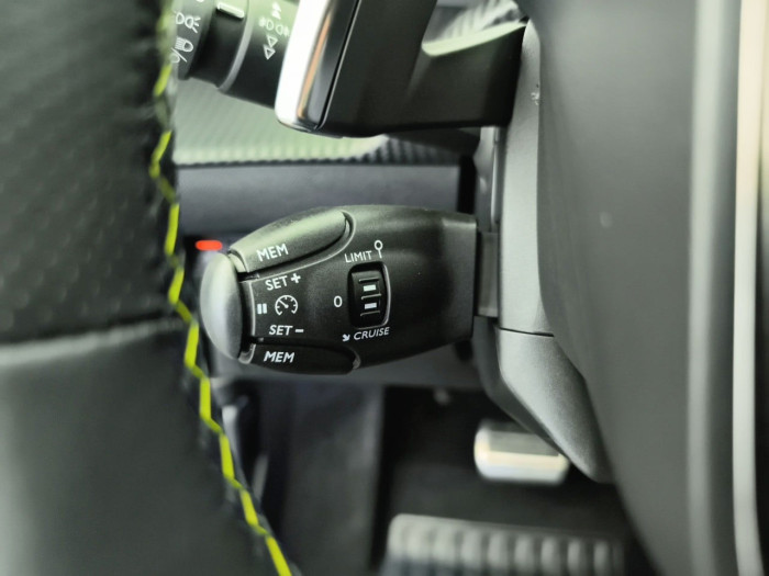 Peugeot 2008 PureTech 130 S&S EAT8 GT