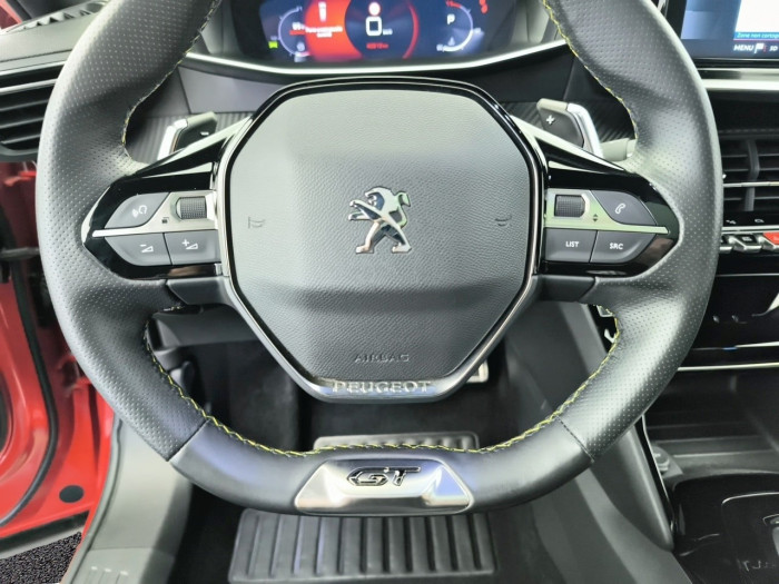 Peugeot 2008 PureTech 130 S&S EAT8 GT