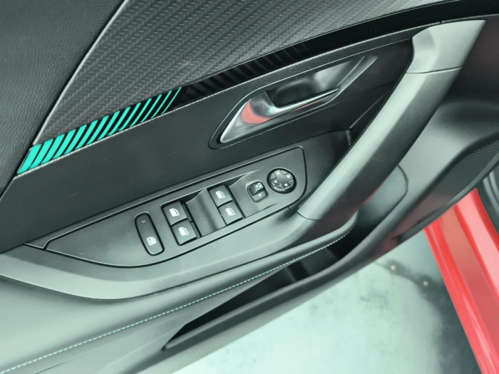 Peugeot 2008 PureTech 130 S&S EAT8 Allure Pack