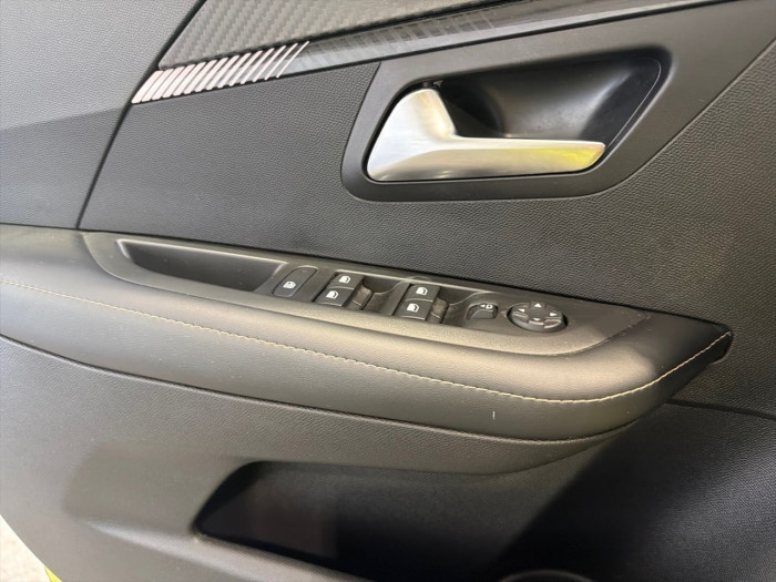 Peugeot 208 PureTech 100 S&S BVM6 Allure