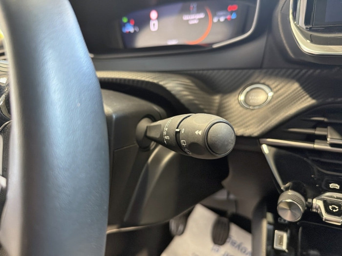 Peugeot 208 PureTech 100 S&S BVM6 Allure