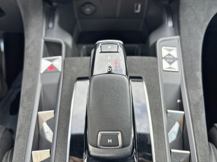 DS DS7 CROSSBACK PureTech 130 EAT8 Performance Line