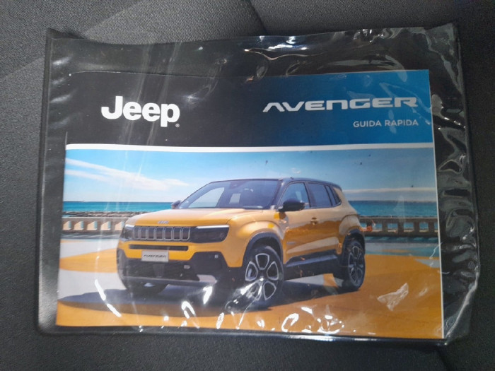 Jeep Avenger 1.2 Turbo T3 100 ch Summit