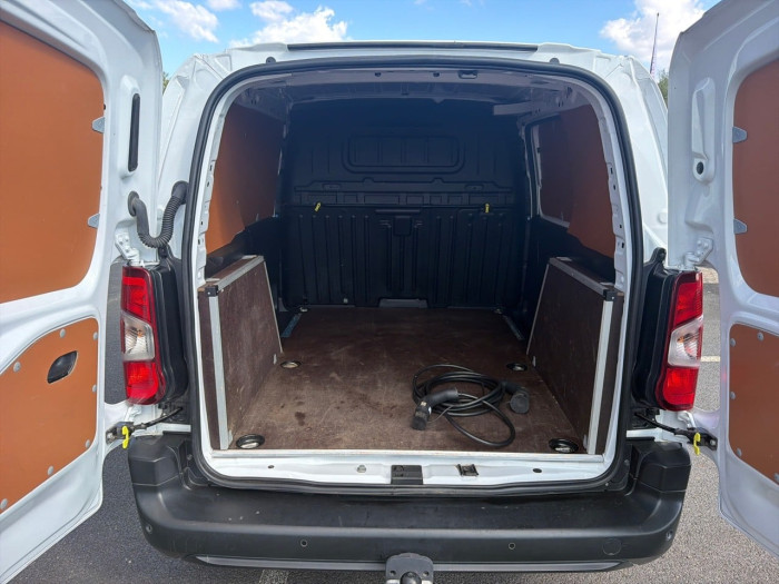 Peugeot PARTNER FOURGON ELECTRIQUE E-PARTNER FOURGON M 800 KG 136 CH BATTERIE 50 KWH