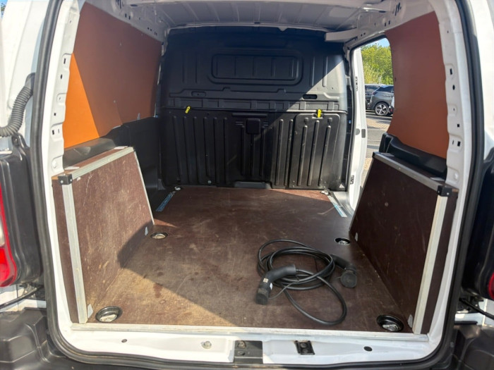 Peugeot PARTNER FOURGON ELECTRIQUE E-PARTNER FOURGON M 800 KG 136 CH BATTERIE 50 KWH