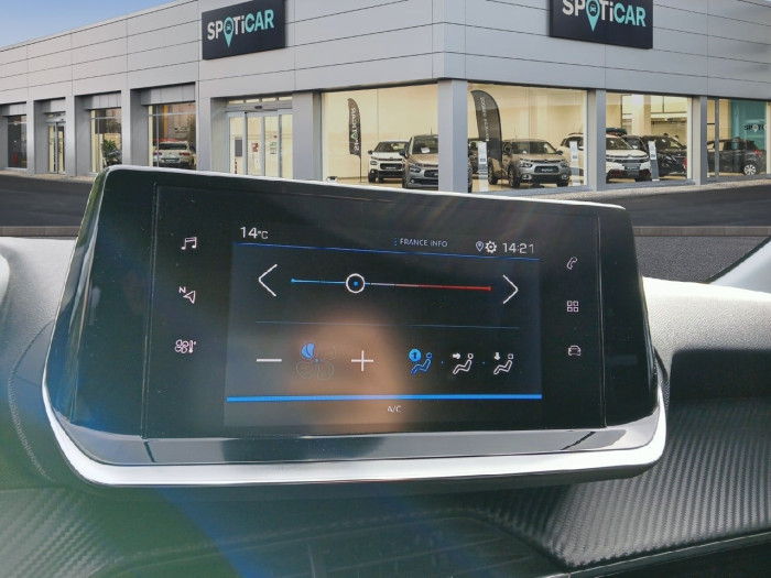 Peugeot 208 PureTech 100 S&S BVM6 Style