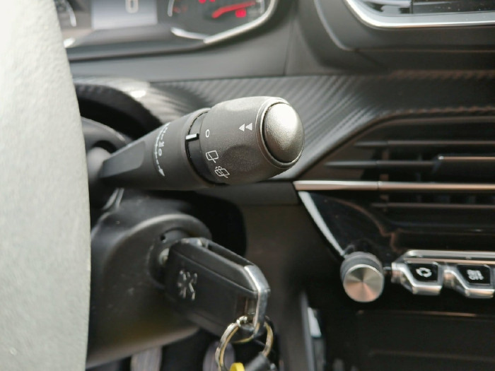 Peugeot 208 PureTech 100 S&S BVM6 Style