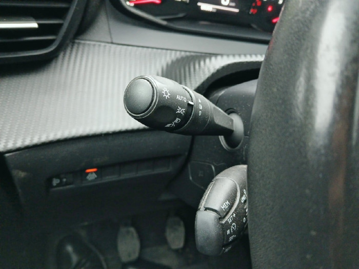 Peugeot 208 BlueHDi 100 S&S BVM6 Allure