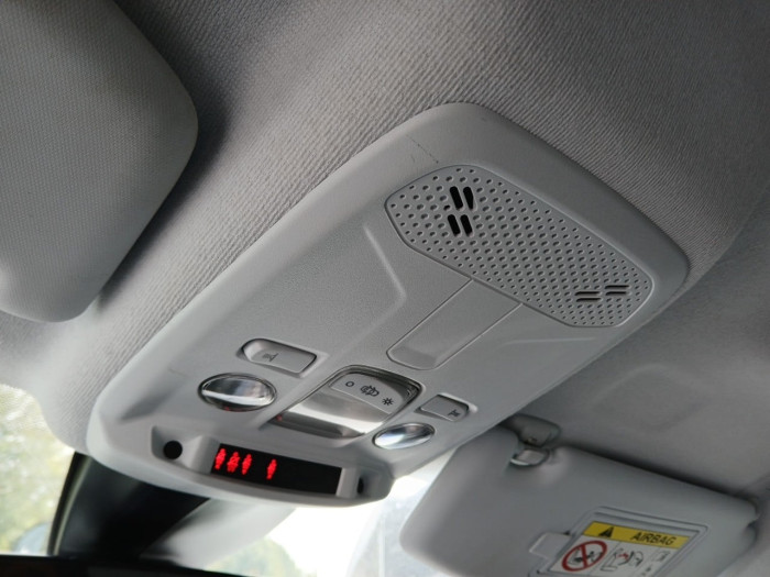 Peugeot 208 BlueHDi 100 S&S BVM6 Allure