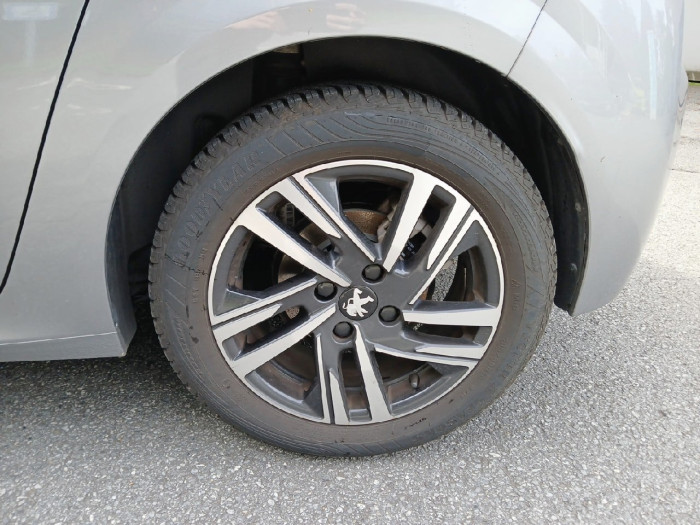 Peugeot 208 BlueHDi 100 S&S BVM6 Allure