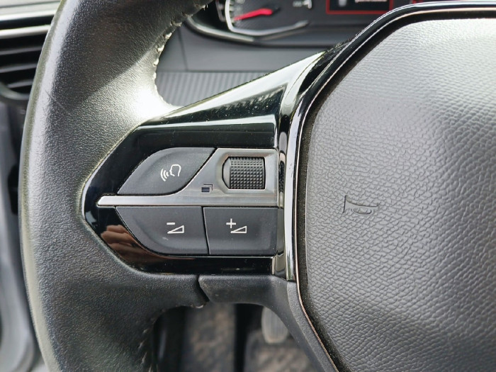 Peugeot 208 BlueHDi 100 S&S BVM6 Allure
