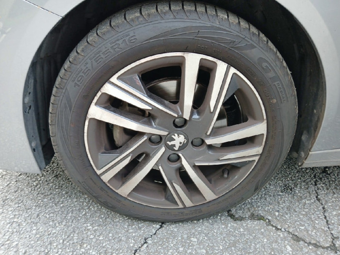 Peugeot 208 BlueHDi 100 S&S BVM6 Allure