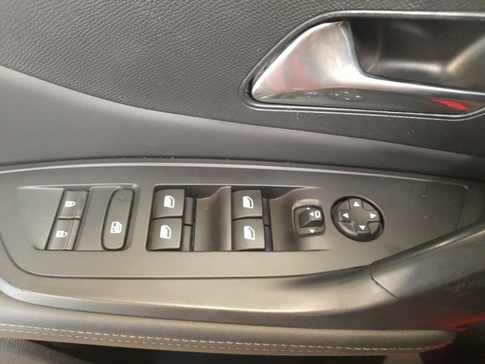 Peugeot 308 PHEV 180 e-EAT8 Allure