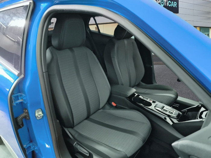 Peugeot 2008 PureTech 130 S&S EAT8 Allure