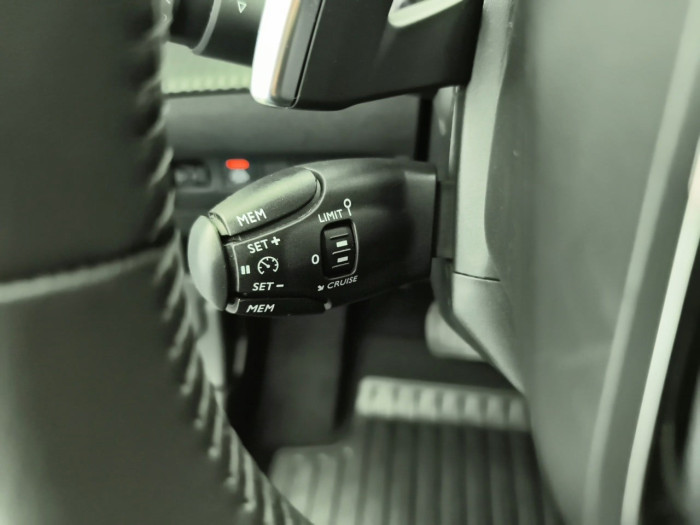 Peugeot 2008 PureTech 130 S&S EAT8 Allure