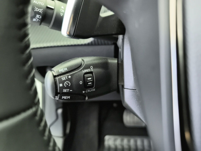 Peugeot 208 PureTech 100 S&S EAT8 Allure