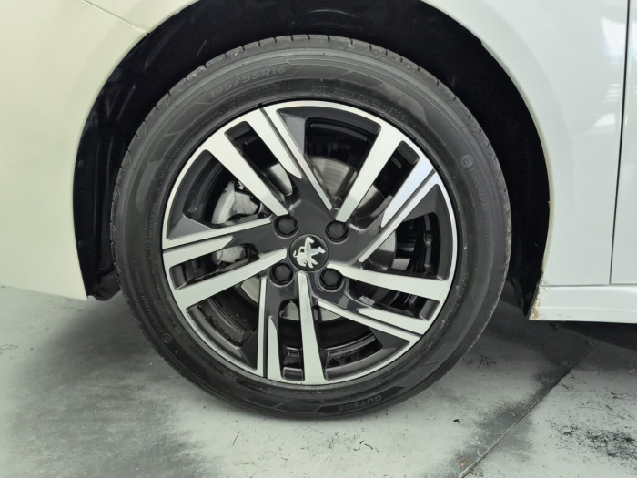 Peugeot 208 PureTech 100 S&S EAT8 Allure