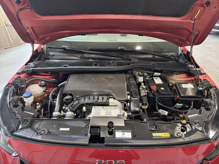 Peugeot 208 PureTech 100 S&S EAT8 GT
