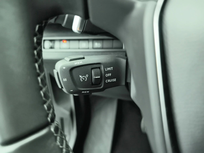 Peugeot 3008 Hybrid 225 e-EAT8 Allure