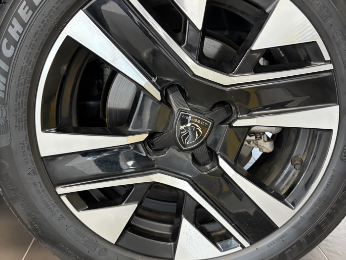 Peugeot 208 Nouvelle Turbo 100 ch BVM6 Allure