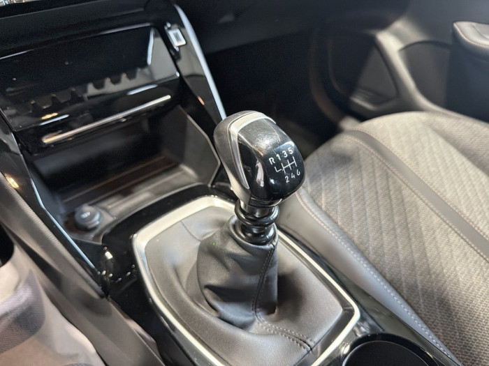 Peugeot 208 PureTech 100 S&S BVM6 Allure