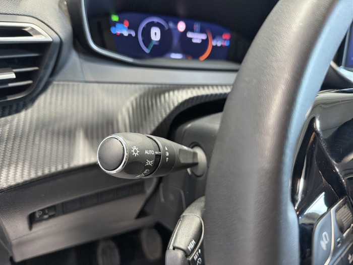 Peugeot 208 PureTech 100 S&S BVM6 Allure