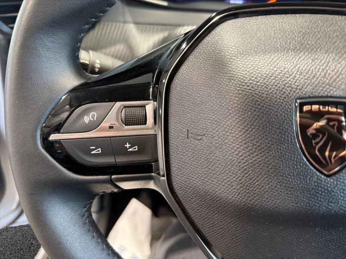 Peugeot 208 PureTech 100 S&S BVM6 Allure