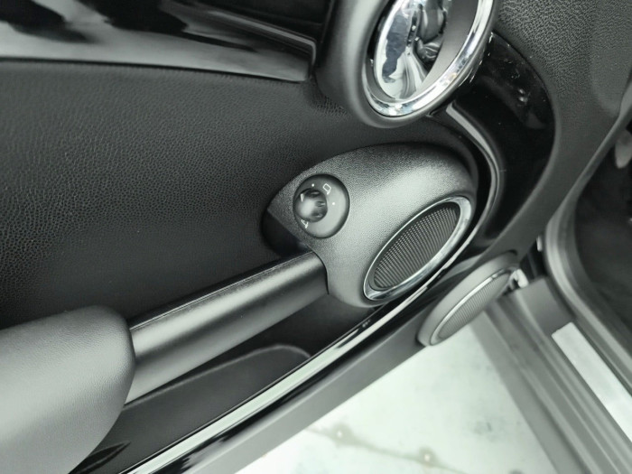 MINI CABRIOLET R57 122 ch Cooper