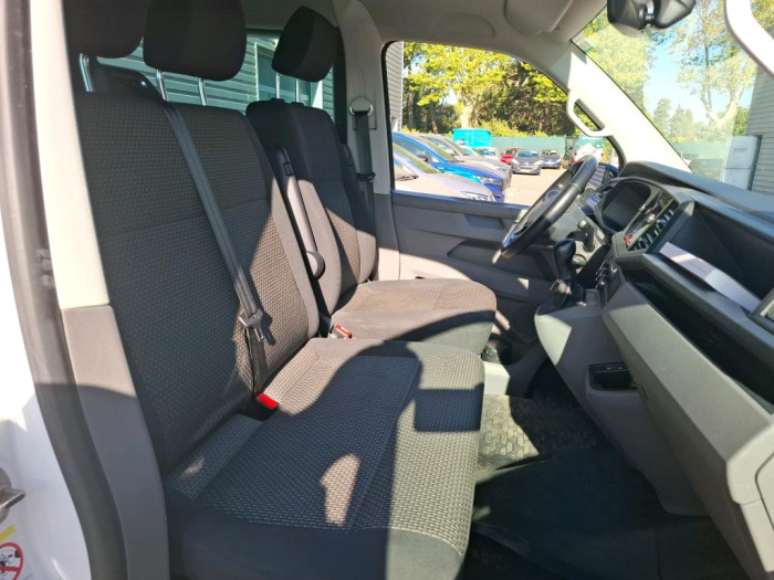 VOLKSWAGEN UTILITAIRES TRANSPORTER 6.1 PROCAB L1H1 2.0 TDI 150 DSG7 EDITION