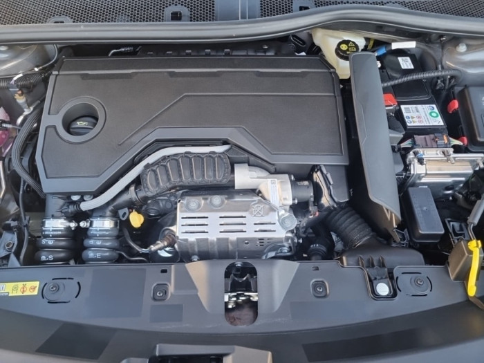 Peugeot 2008 Hybrid 145 ch e-DCS6 Allure