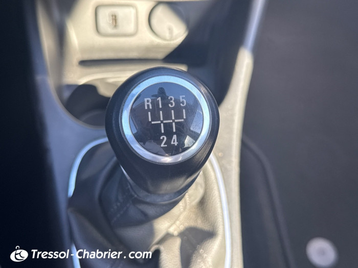 Opel CORSA 1.4 90 ch Design Edition