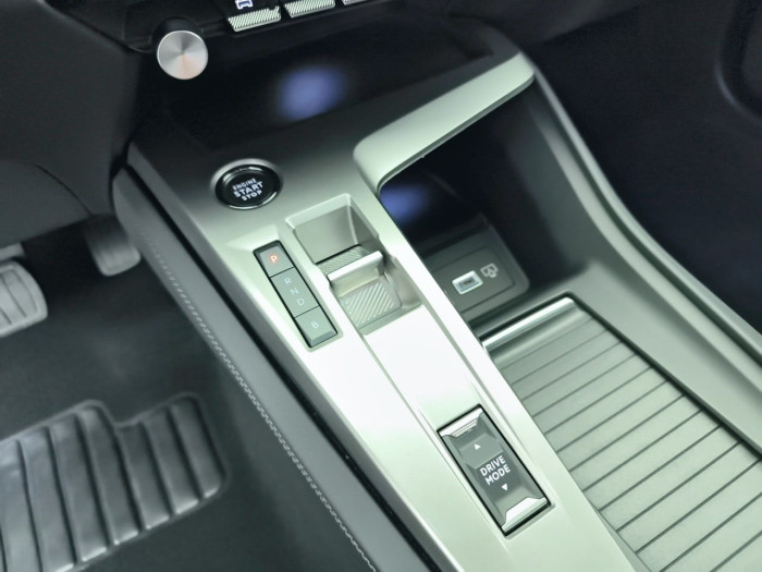 Peugeot 408 PHEV 180 e-EAT8 Allure
