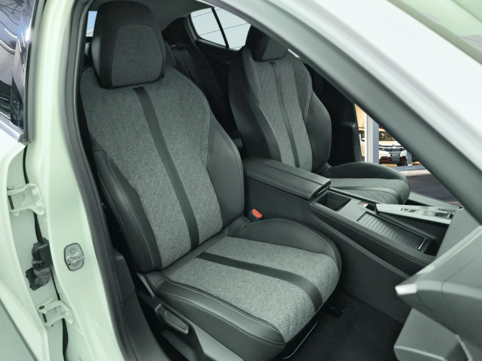 Peugeot 408 PHEV 180 e-EAT8 Allure