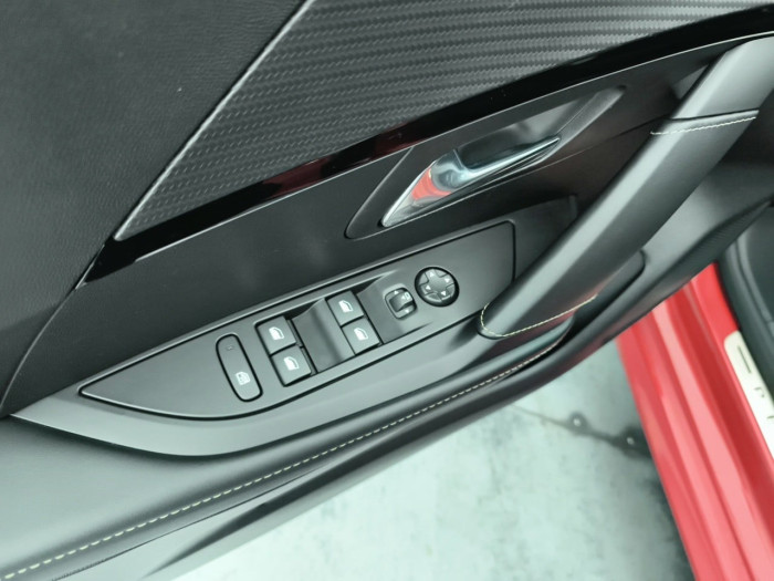 Peugeot 208 PureTech 100 S&S BVM6 GT