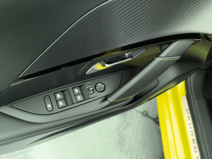 Peugeot 208 Hybrid 110 e-DCS6 GT