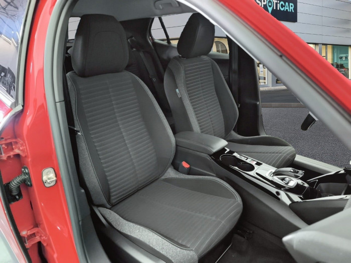 Peugeot 2008 PureTech 130 S&S EAT8 Style