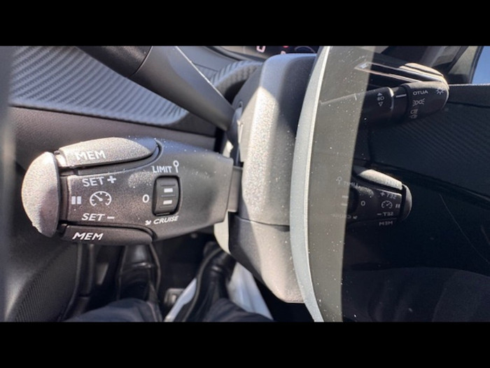 Peugeot 208 Hybrid 110 ch e-DCS6 Allure 08 ANS ALLURE CARE