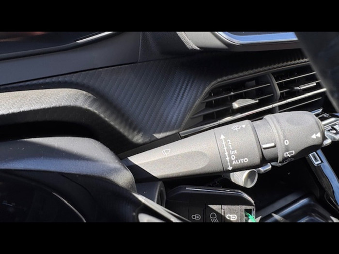 Peugeot 208 Hybrid 110 ch e-DCS6 Allure 08 ANS ALLURE CARE