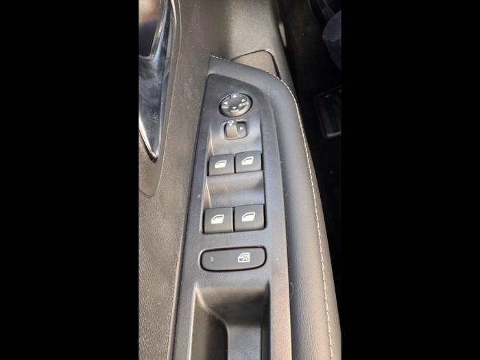 Peugeot 208 Hybrid 110 ch e-DCS6 Allure 08 ANS ALLURE CARE