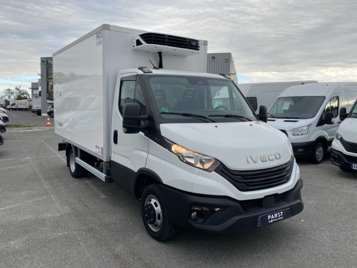 IVECO Daily CCb 35C16H empattement 3750 3.0 Tor