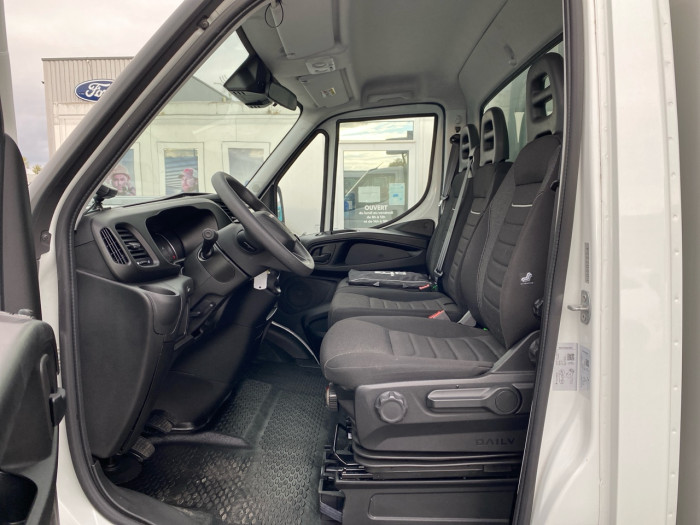 IVECO Daily CCb 35C16H empattement 3750 3.0 Tor