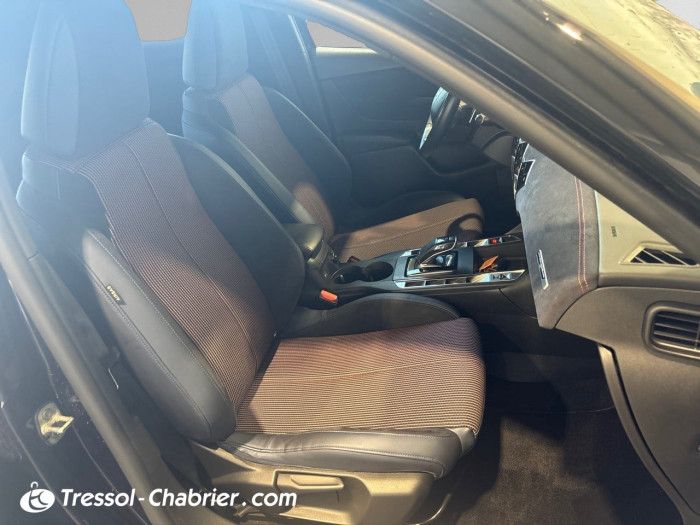 DS DS 3 Crossback DS3 Crossback PureTech 130 EAT8 Ines de la Fressange Paris