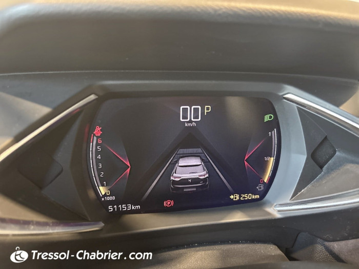 DS DS 3 Crossback DS3 Crossback PureTech 130 EAT8 Ines de la Fressange Paris